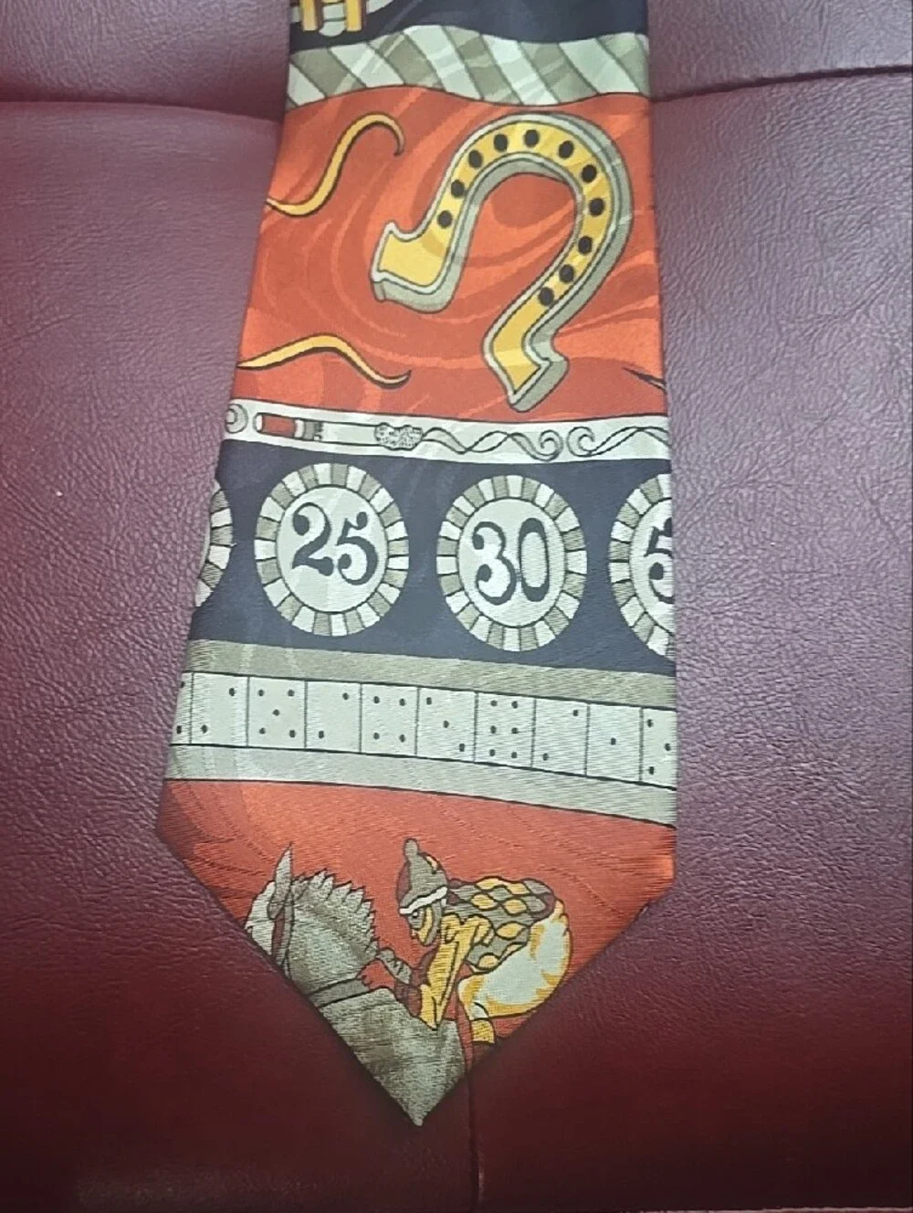 Vintage  Patterned Necktie - Classic Fashion Accessory